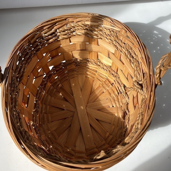 Weaved Basket - Picture 6 of 15